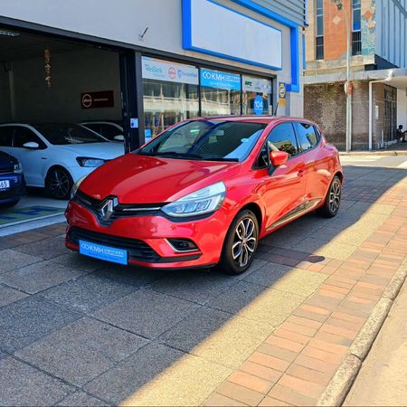 2017-Renault-Clio-IV-900T-Dynamique-5-dr-66kW_0