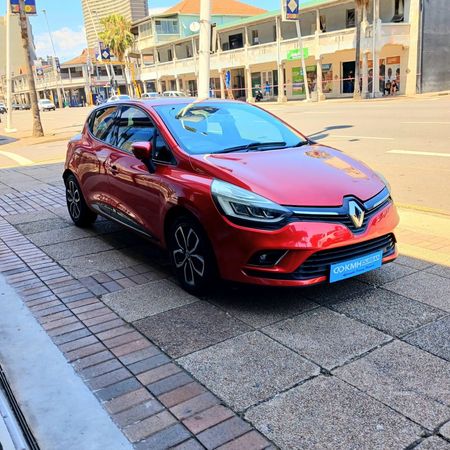 2017-Renault-Clio-IV-900T-Dynamique-5-dr-66kW_1