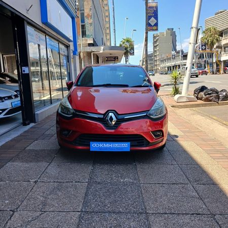 2017-Renault-Clio-IV-900T-Dynamique-5-dr-66kW_3