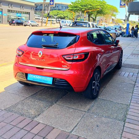 2017-Renault-Clio-IV-900T-Dynamique-5-dr-66kW_4
