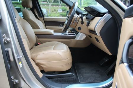2022-Land-Rover-Range-Rover-30-D-HSE_13