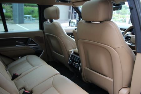 2022-Land-Rover-Range-Rover-30-D-HSE_17