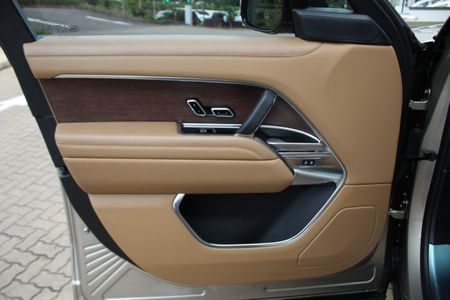 2022-Land-Rover-Range-Rover-30-D-HSE_21