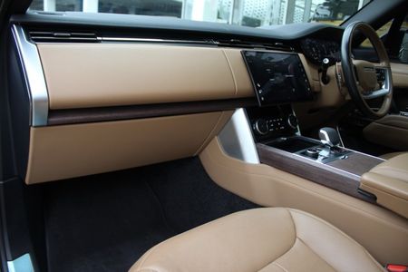 2022-Land-Rover-Range-Rover-30-D-HSE_23