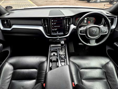 2018-Volvo-XC60-D4-Momentum-Auto-AWD_9