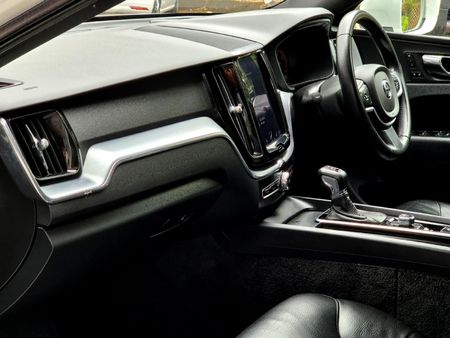 2018-Volvo-XC60-D4-Momentum-Auto-AWD_10