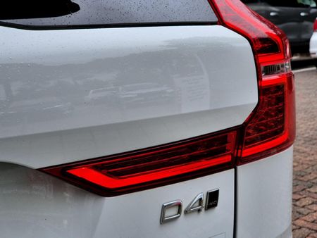 2018-Volvo-XC60-D4-Momentum-Auto-AWD_8