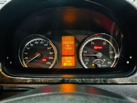 2012-Mercedes-Benz-Viano-30-CDI-Ambiente-Auto_10