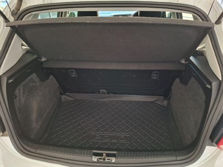 2024-Volkswagen-Polo-Vivo-16-Comfortline-Auto-5-dr_9