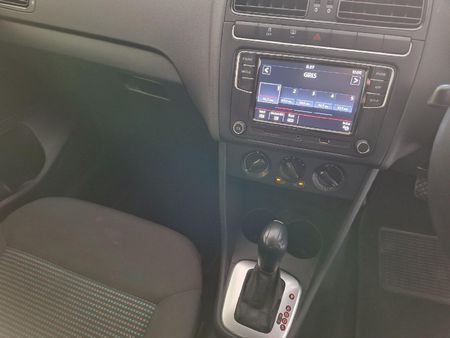 2024-Volkswagen-Polo-Vivo-16-Comfortline-Auto-5-dr_11