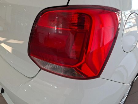 2024-Volkswagen-Polo-Vivo-16-Comfortline-Auto-5-dr_17