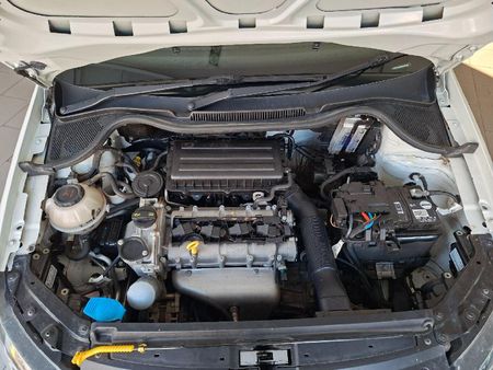 2024-Volkswagen-Polo-Vivo-16-Comfortline-Auto-5-dr_8