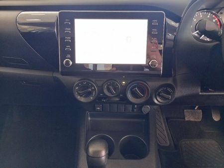 2026-Toyota-Hilux-24-GD-6-Raider-4x4-Auto-Single-Cab_16