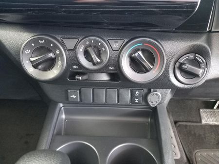 2026-Toyota-Hilux-24-GD-6-Raider-4x4-Auto-Single-Cab_18