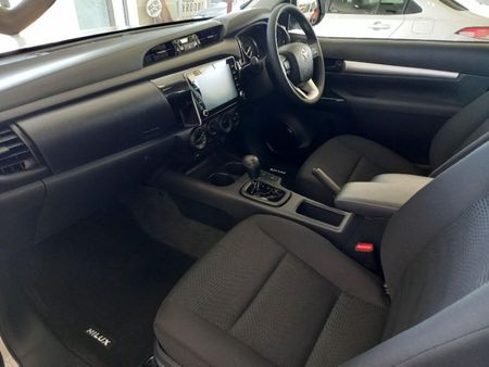2026-Toyota-Hilux-24-GD-6-Raider-4x4-Auto-Single-Cab_21