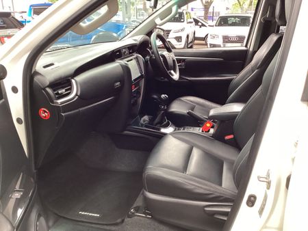 2020-Toyota-Fortuner-24-GD-6-Raised-Body_16