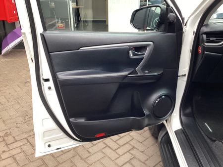 2020-Toyota-Fortuner-24-GD-6-Raised-Body_17
