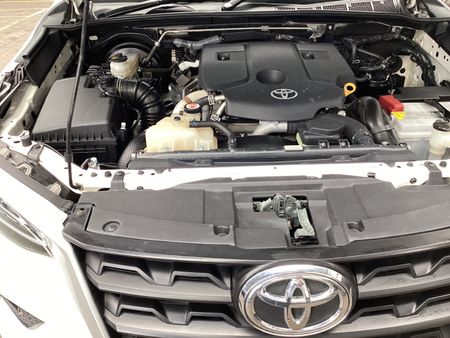 2020-Toyota-Fortuner-24-GD-6-Raised-Body_20