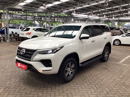 2020-Toyota-Fortuner-24-GD-6-Raised-Body_22