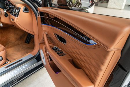 2021-Bentley-Flying-Spur-W12_17