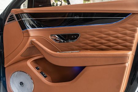 2021-Bentley-Flying-Spur-W12_18