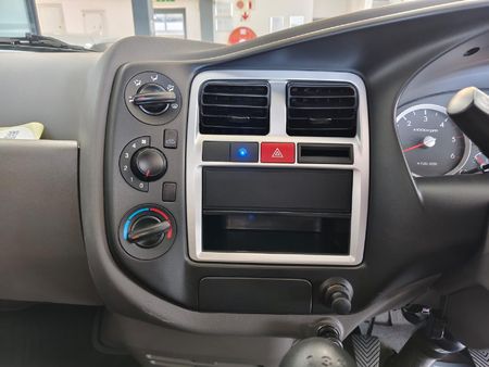 2026-Hyundai-H100-Bakkie-26D-Dropside_13