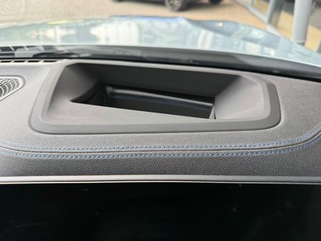 2025-BMW-3-Series-M340i-xDrive-Auto_9