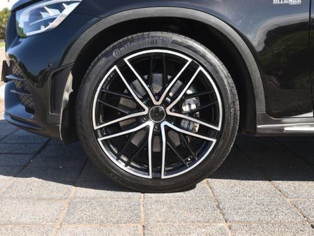 2022-Mercedes-AMG-GLC-43-AMG-4Matic_12