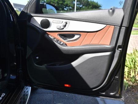 2022-Mercedes-AMG-GLC-43-AMG-4Matic_8