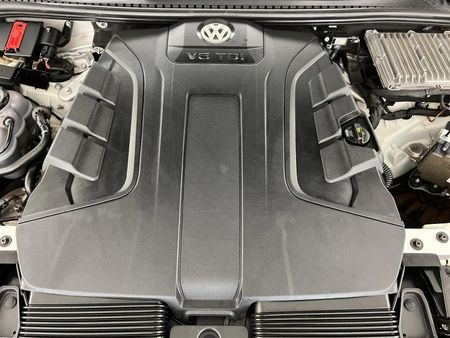 2018-Volkswagen-Touareg-30-TDI-V6-Luxury_12