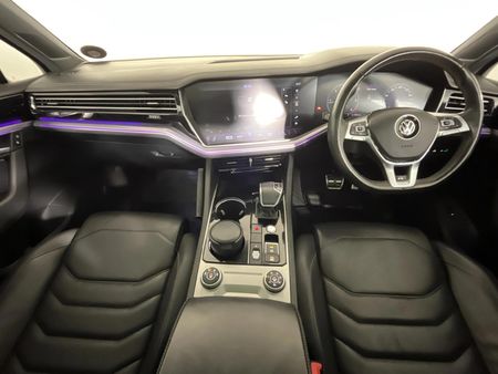 2018-Volkswagen-Touareg-30-TDI-V6-Luxury_1
