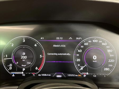 2018-Volkswagen-Touareg-30-TDI-V6-Luxury_2