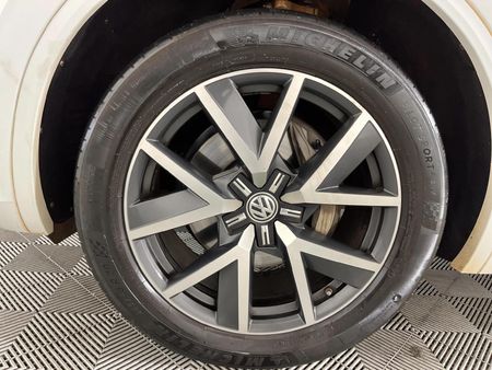 2018-Volkswagen-Touareg-30-TDI-V6-Luxury_4
