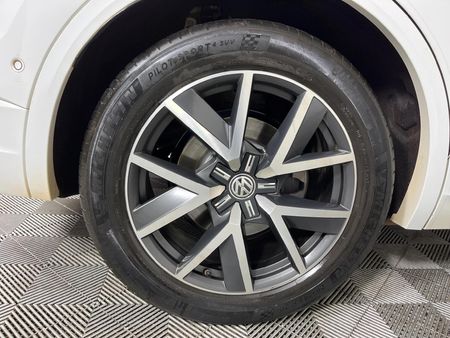 2018-Volkswagen-Touareg-30-TDI-V6-Luxury_7