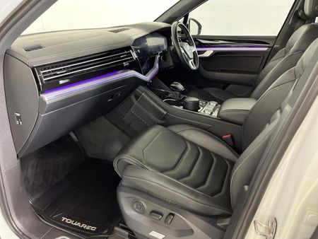 2018-Volkswagen-Touareg-30-TDI-V6-Luxury_8