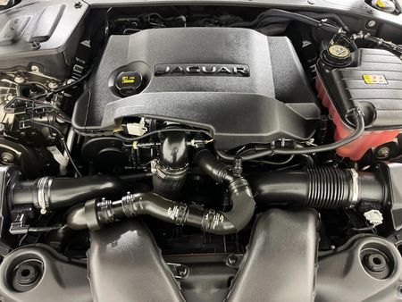 2017-Jaguar-XJ-30-D-Luxury_12