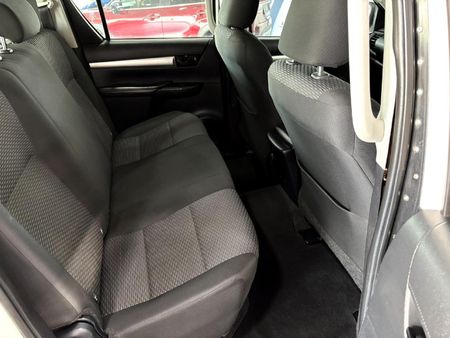 2020-Toyota-Hilux-24-GD-6-SRX-4x4-Double-Cab_13