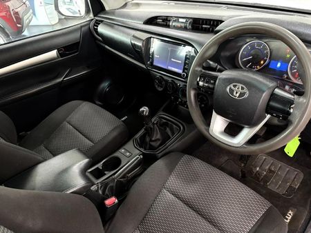 2020-Toyota-Hilux-24-GD-6-SRX-4x4-Double-Cab_2