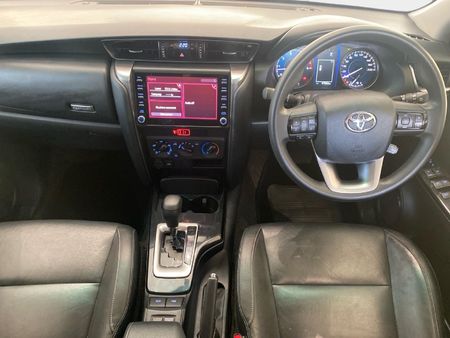 2024-Toyota-Fortuner-24-GD-6-RB-Auto_10