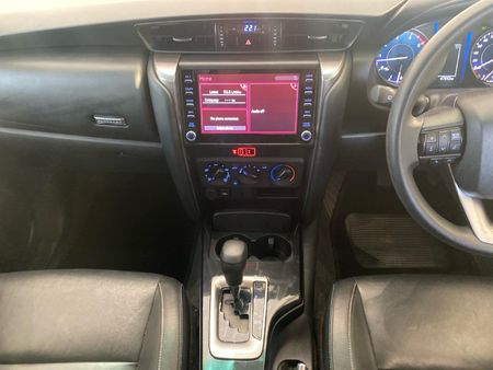 2024-Toyota-Fortuner-24-GD-6-RB-Auto_12