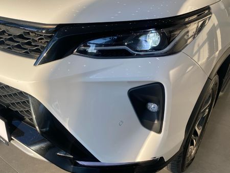 2024-Toyota-Fortuner-24-GD-6-RB-Auto_17