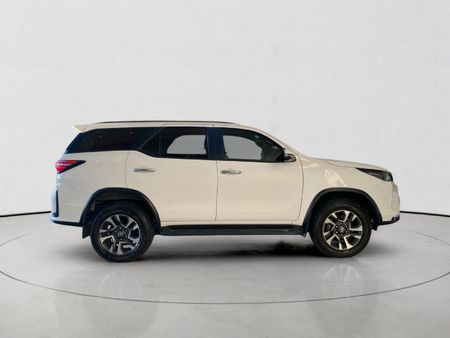 2024-Toyota-Fortuner-24-GD-6-RB-Auto_2