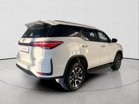 2024-Toyota-Fortuner-24-GD-6-RB-Auto_3