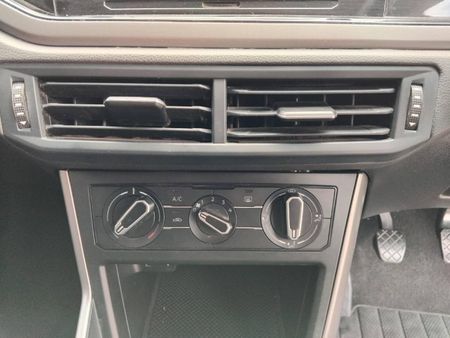 2020-Volkswagen-Polo-10-TSI-Trendline_12