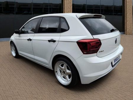 2020-Volkswagen-Polo-10-TSI-Trendline_1
