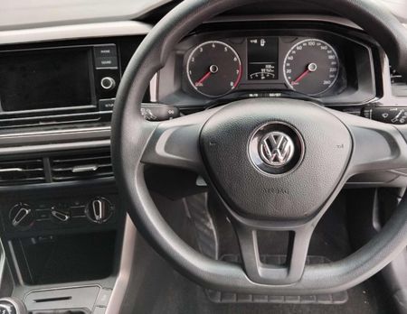 2020-Volkswagen-Polo-10-TSI-Trendline_8