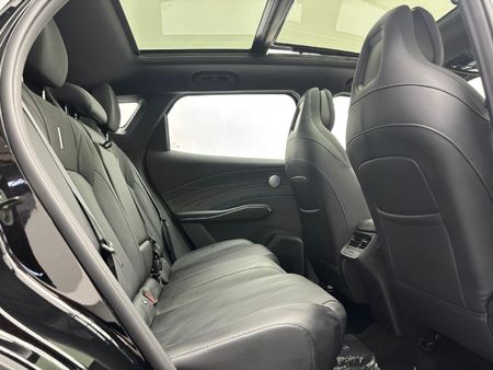 2026-Omoda-C7-16T-Luxury_14