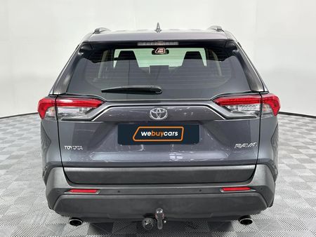 2019-Toyota-RAV4-20-GX_17