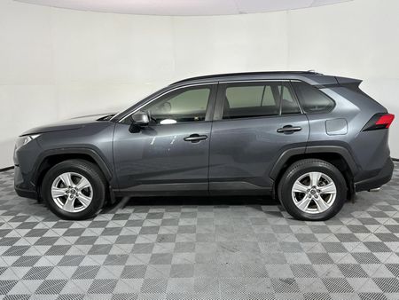 2019-Toyota-RAV4-20-GX_18