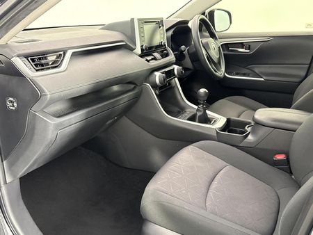 2019-Toyota-RAV4-20-GX_8